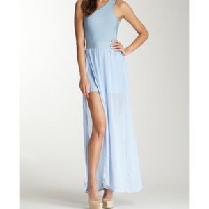 NWT STRETA SIWA OVERLAY MAXI DRESS IN ICE BLUE